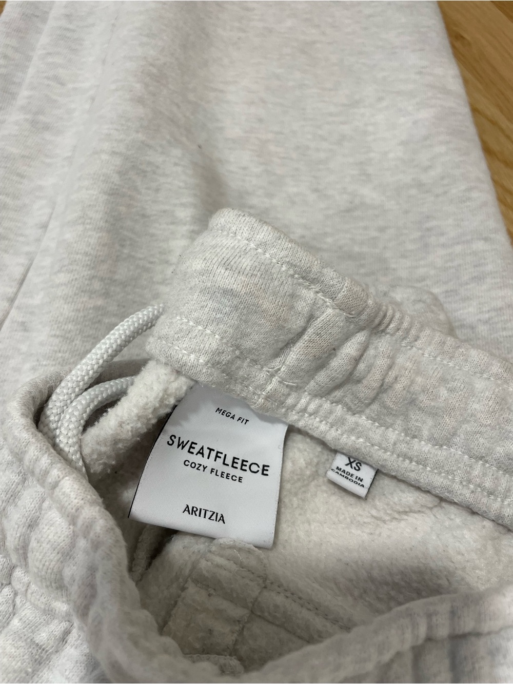 Aritzia Sweatfleece Joggers in Light Heather Gray